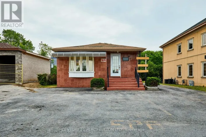 931 LIVERPOOL ROAD, Pickering