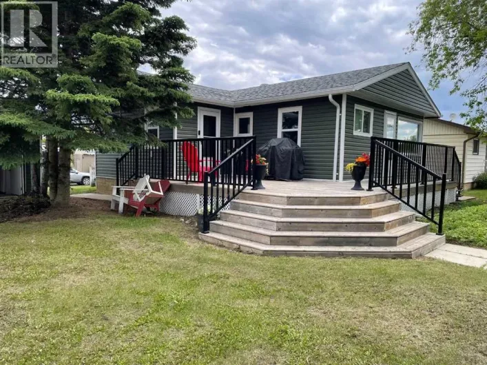 932 4 Avenue, Hines Creek