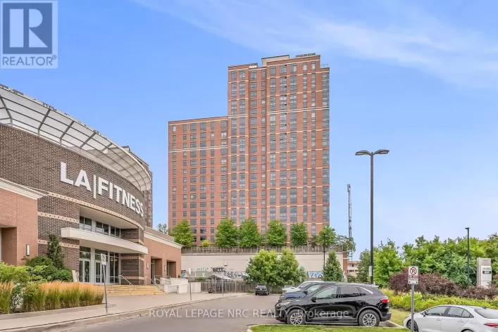 933 - 60 HEINTZMAN STREET, Toronto