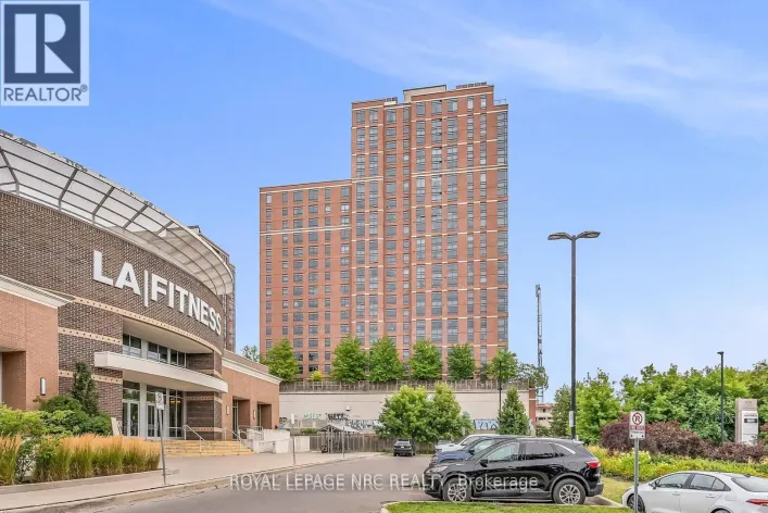 933 - 60 HEINTZMAN STREET, Toronto