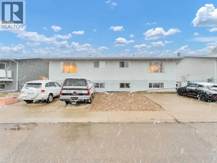 933 & 935 1 Street SW, Medicine Hat