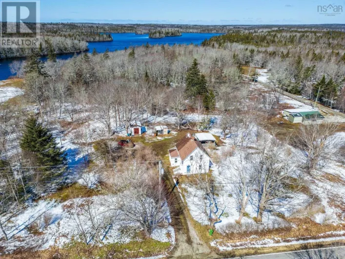 9330 Highway 3, Pleasant Lake