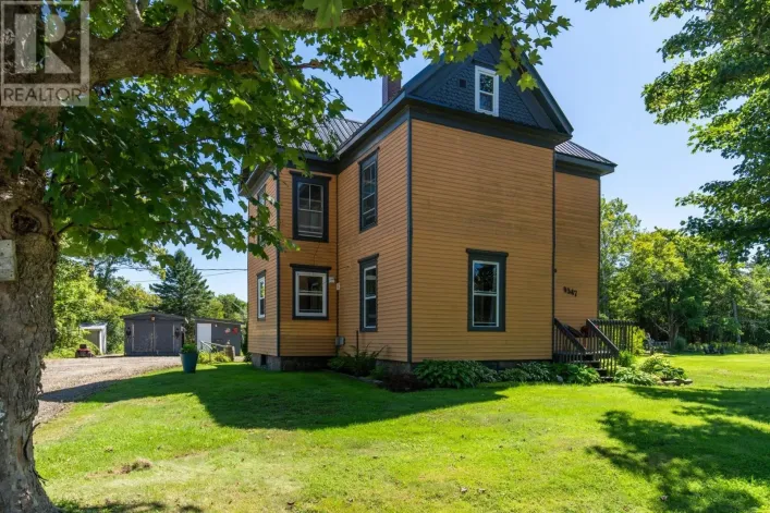 9347 Highway 3, Pleasant Lake