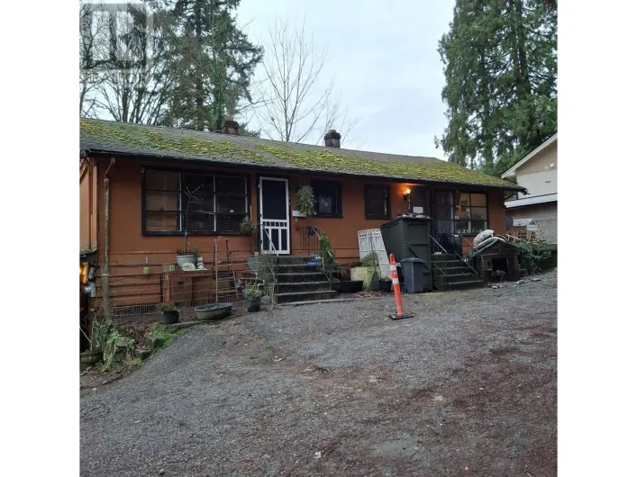 934-938 CLARKE ROAD, Port Moody