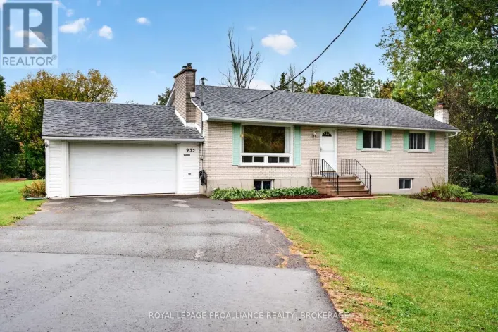 House for sale: 935 MCKNIGHT ROAD, Kingston)