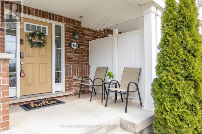 935 NADALIN HEIGHTS, Milton