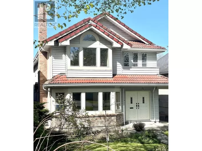 937 W 18TH AVENUE, Vancouver