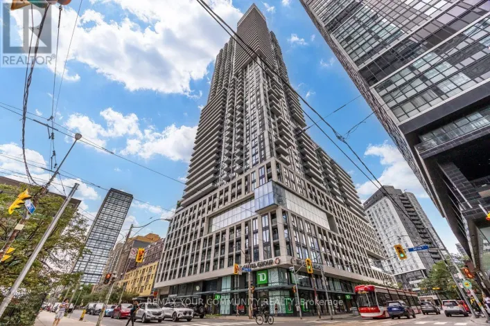 Apartment for sale: 938 - 251 JARVIS STREET, Toronto