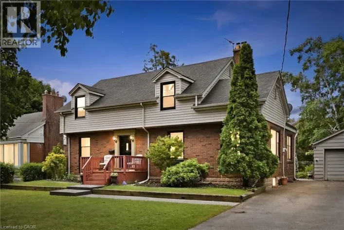 938 CLOVERLEAF Drive, Burlington