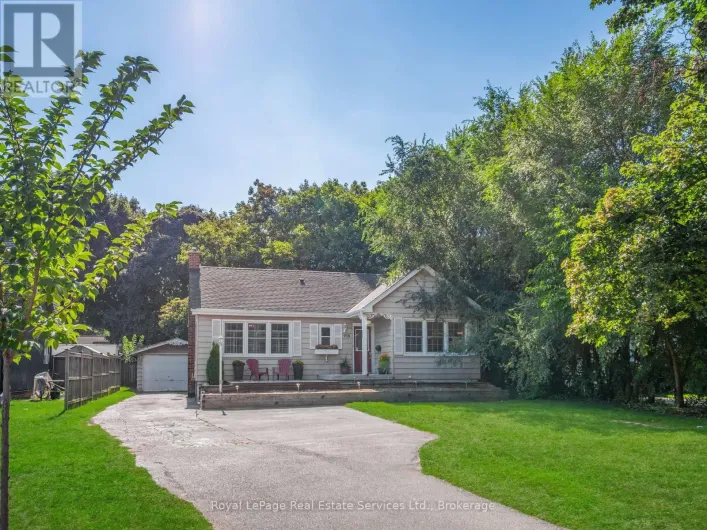 938 KING ROAD, Burlington