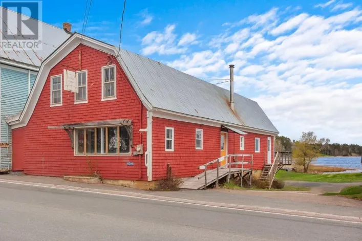 9389 Main Street, Murray River