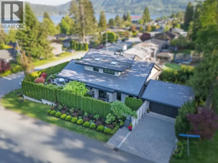939 FRIAR CRESCENT, North Vancouver