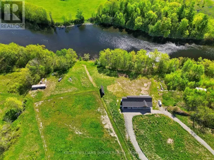 939 SHEFFIELD LANE, Leeds and the Thousand Islands