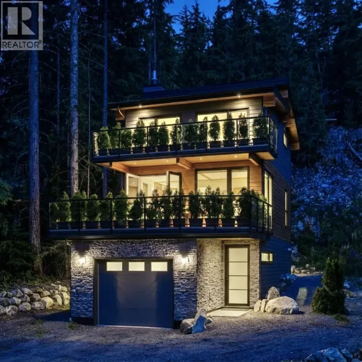 9391 EMERALD DRIVE, Whistler