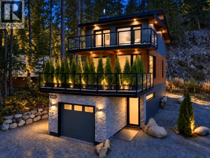 9391 EMERALD DRIVE, Whistler