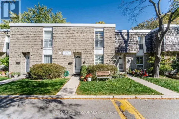 94 - 65 OLD BURNHAMTHORPE ROAD, Toronto