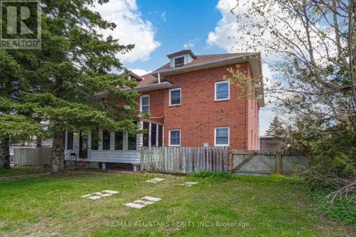 94 ADELAIDE STREET N, Kawartha Lakes