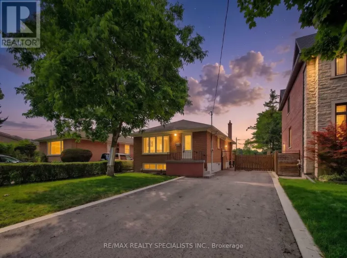 94 ERINGATE DRIVE, Toronto