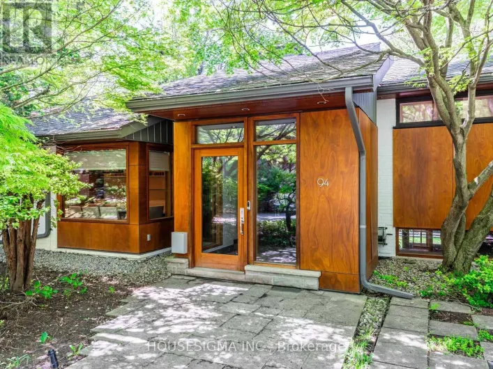 94 LAURENTIDE DRIVE, Toronto