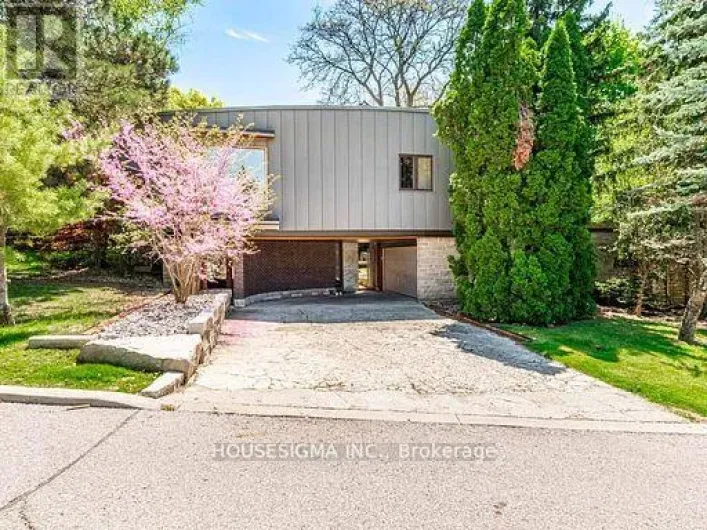 94 LAURENTIDE DRIVE, Toronto