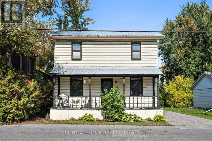 94 MAIN STREET, North Dundas