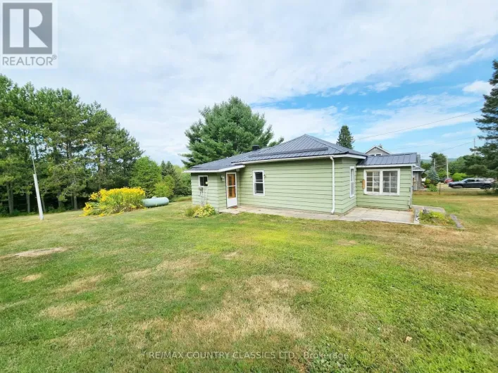 94 PARADISE ROAD, South Algonquin