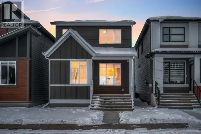 94 Royston Park NW, Calgary