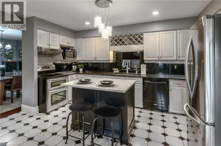 94 WOODLAWN Road E Unit# 3, Guelph