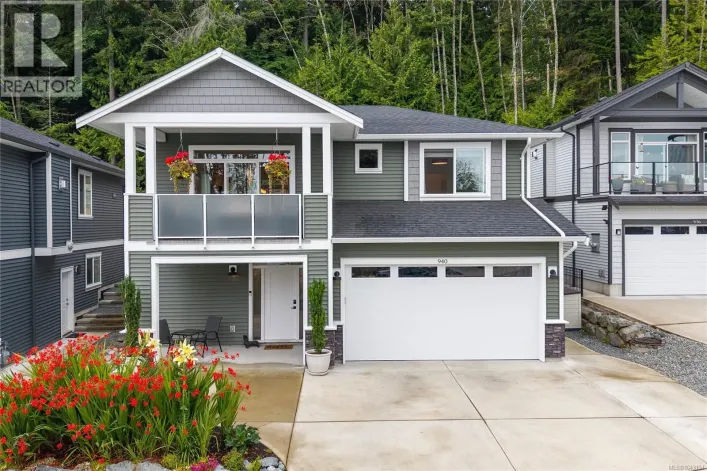 940 Craig Rd, Ladysmith