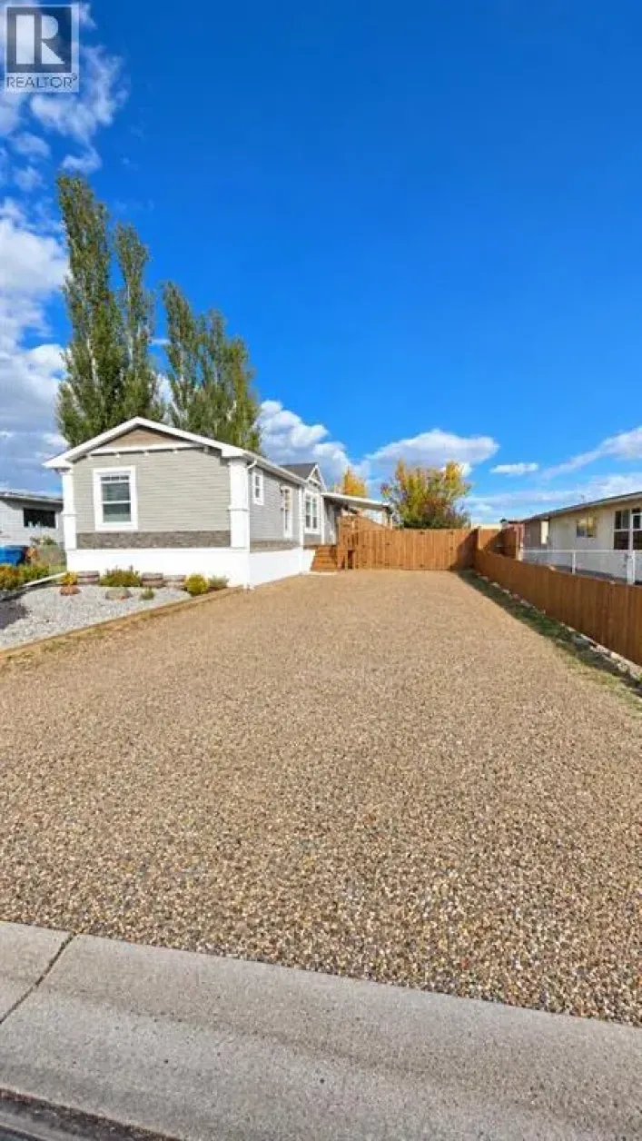 940 MAIN Street NW, Milk River