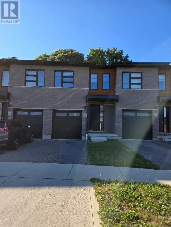 940 ROBERT FERRIE DRIVE, Kitchener