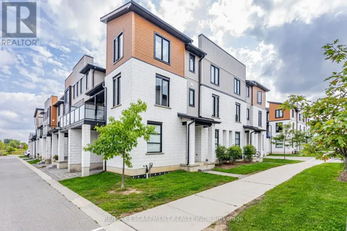 941 MANHATTAN WAY, London North