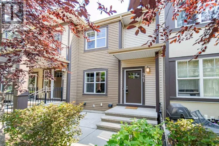 941 Mckenzie Towne Manor SE, Calgary