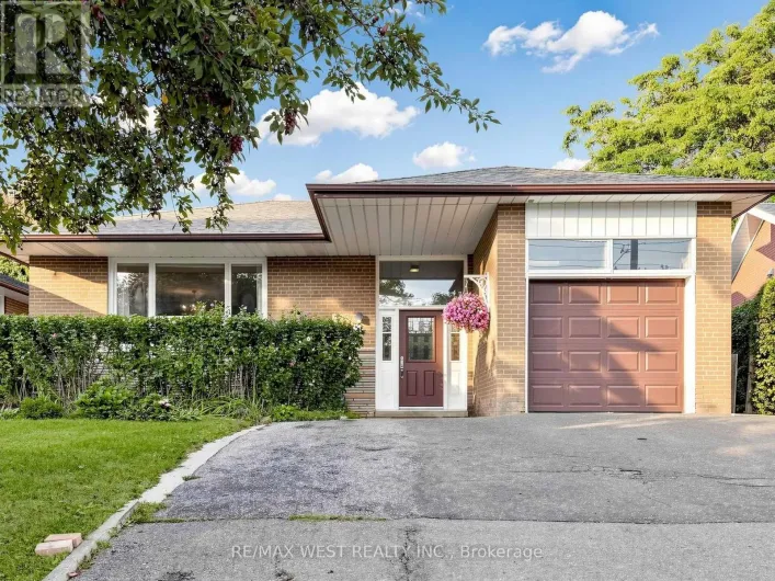 941 WILLOWDALE AVENUE, Toronto