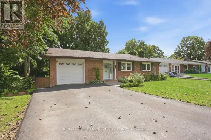 943 MAYFAIR CRESCENT, Kingston