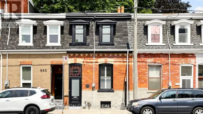Row / Townhouse for sale: 944 DUNDAS STREET E, Toronto