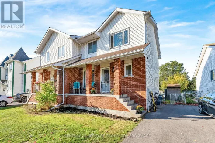 944 WARBURTON CRESCENT, Kingston