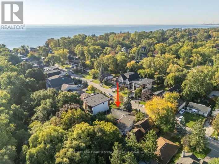 945 BEECHWOOD AVENUE, Mississauga