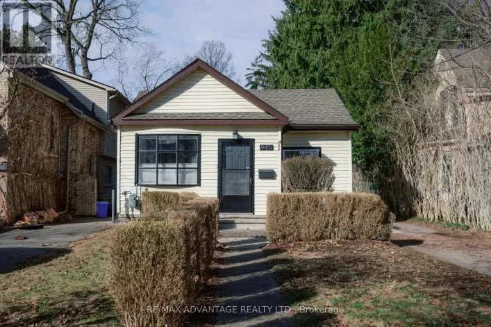 House for sale: 945 COLBORNE STREET, London East