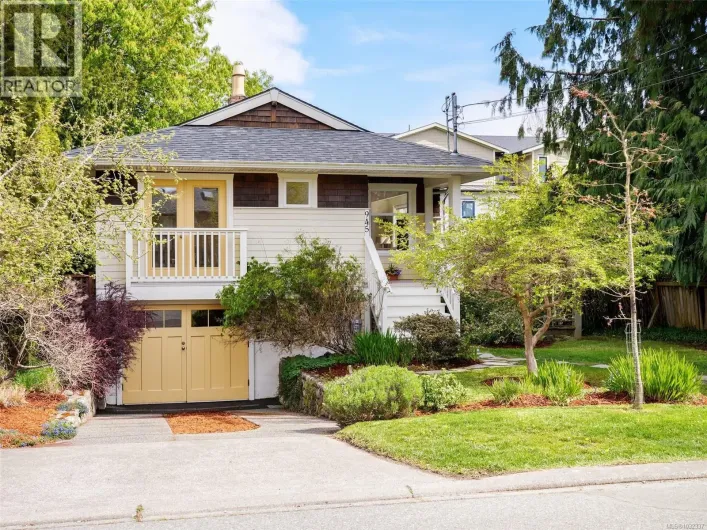 945 Falkland Rd, Oak Bay