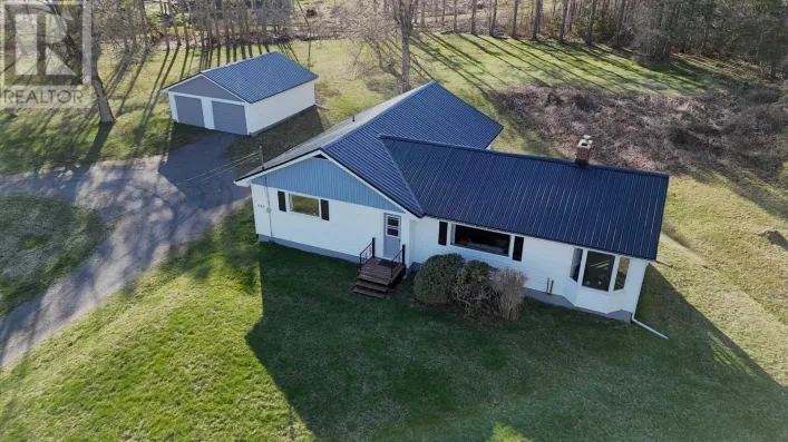 945 Pictou Road, East Mountain