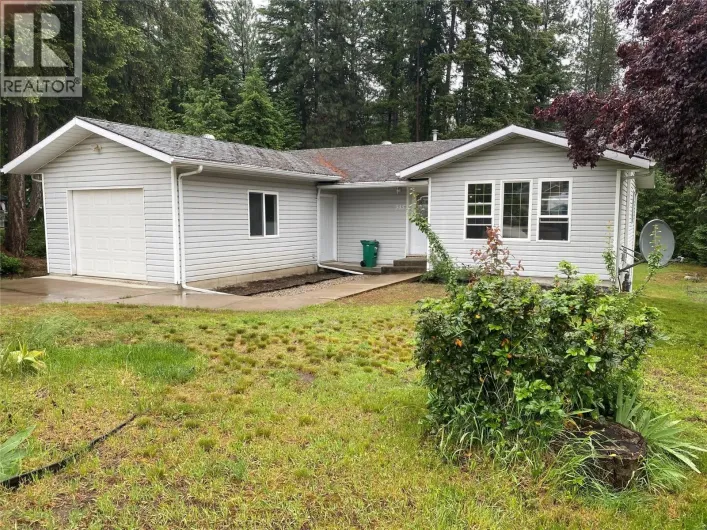 945 Pine Crescent, Genelle