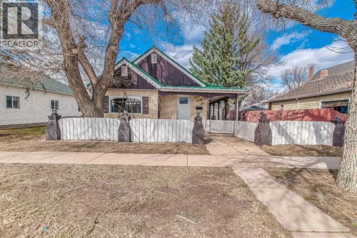 946 Bridge Street SE, Medicine Hat