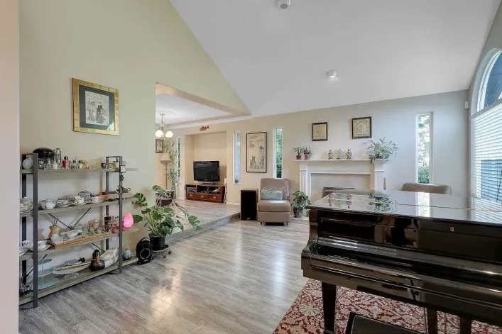 9465 164 STREET, Surrey