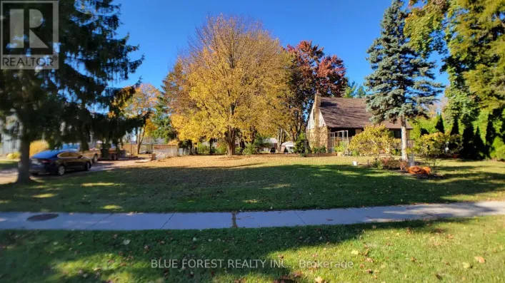 947 DEARNESS DRIVE, London South