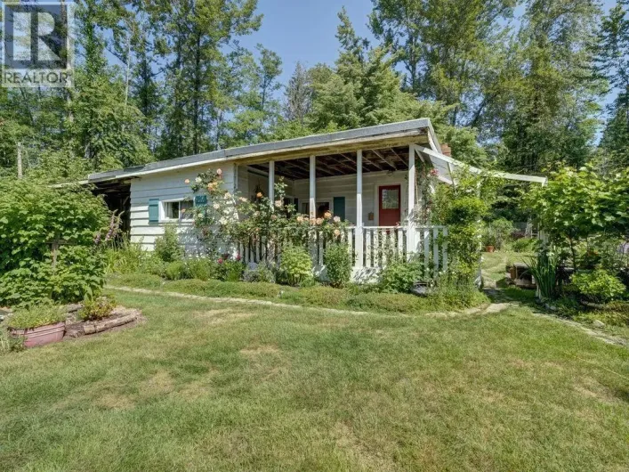 947 NORTH ROAD, Gibsons