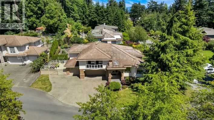 948 Boulderwood Rise, Saanich