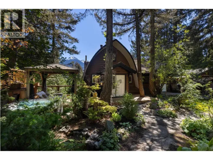 9480 EMERALD DRIVE, Whistler