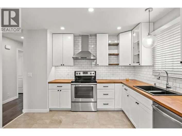 949 Grenfell Court, Kelowna