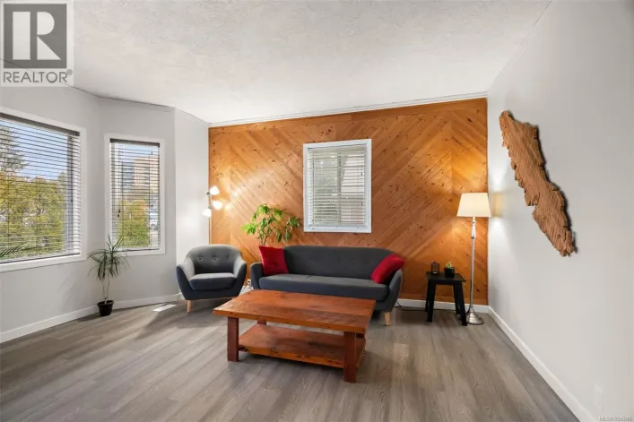 949 Orono Ave, Langford